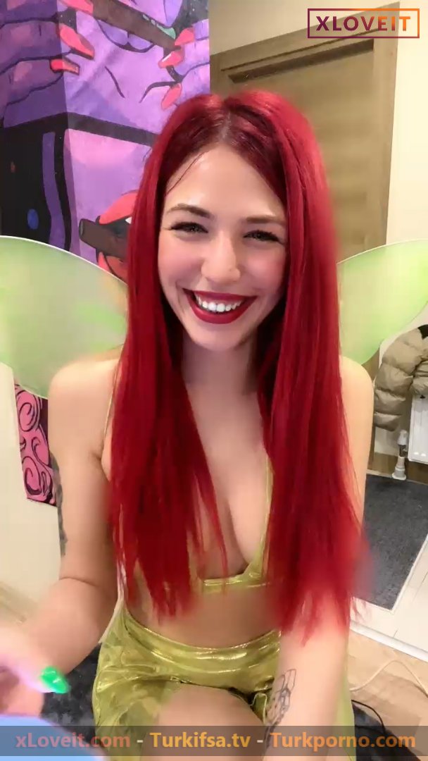 Tango Lali ifşa Kelebek kostümlü yayınını seyret